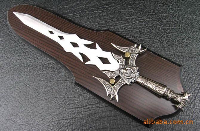 壁挂装饰刀剑 工艺品 收藏送礼佳品 此剑用精钢制造剑形古典庄重 质量